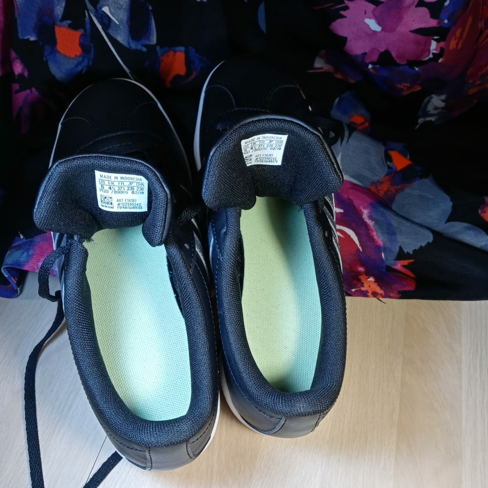 Adidas sneakers - Picture 14 of 16